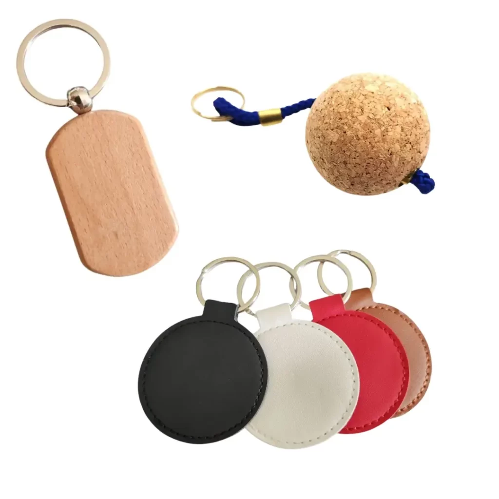 Personnalisation porte-clef bois ou cuir - Atelier Aby - Bretagne